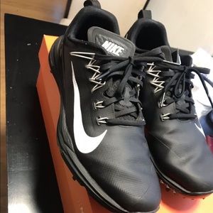 SOLD Black and white Nike lunar command 2 golf